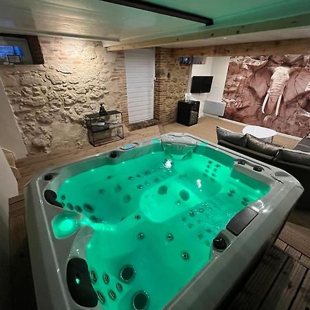Gite Le Jardin Secret Et Gite Au Temps Suspendu Montpezat  Exteriör bild