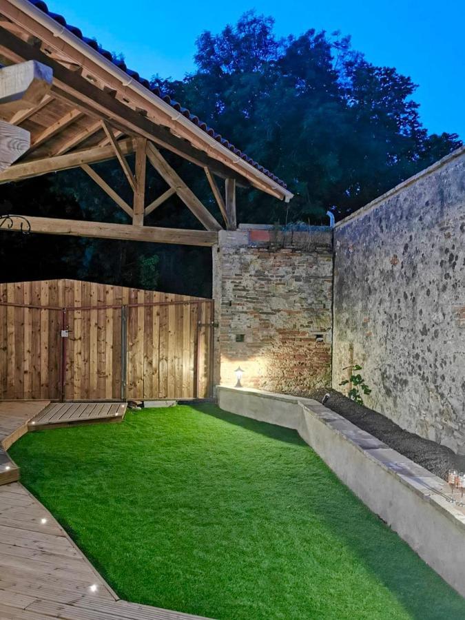 Gite Le Jardin Secret Et Gite Au Temps Suspendu Montpezat  Exteriör bild