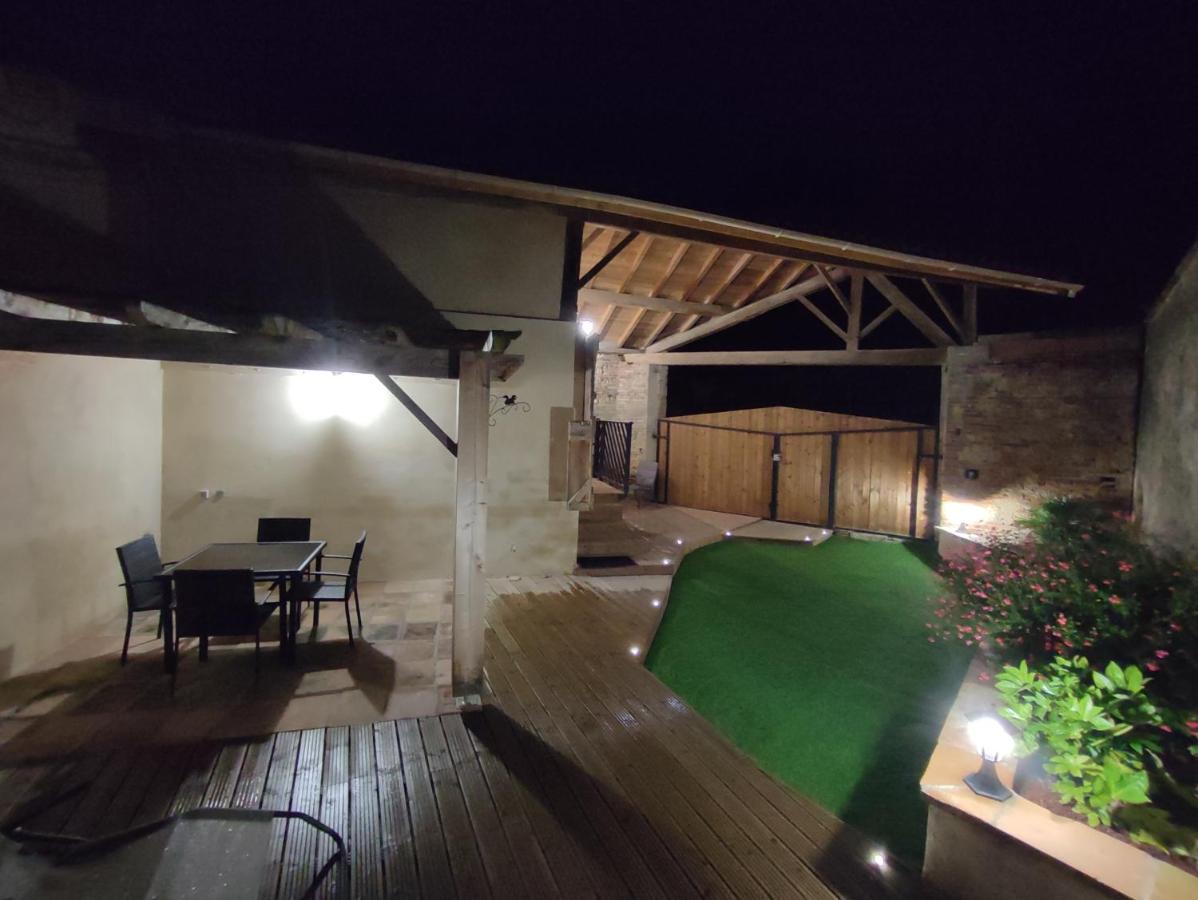 Gite Le Jardin Secret Et Gite Au Temps Suspendu Montpezat  Exteriör bild