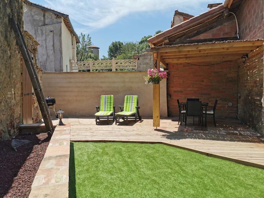 Gite Le Jardin Secret Et Gite Au Temps Suspendu Montpezat  Exteriör bild