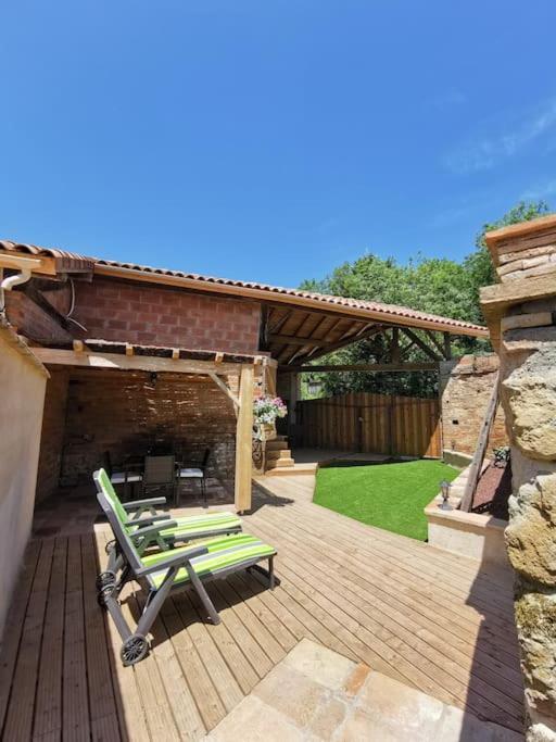 Gite Le Jardin Secret Et Gite Au Temps Suspendu Montpezat  Exteriör bild